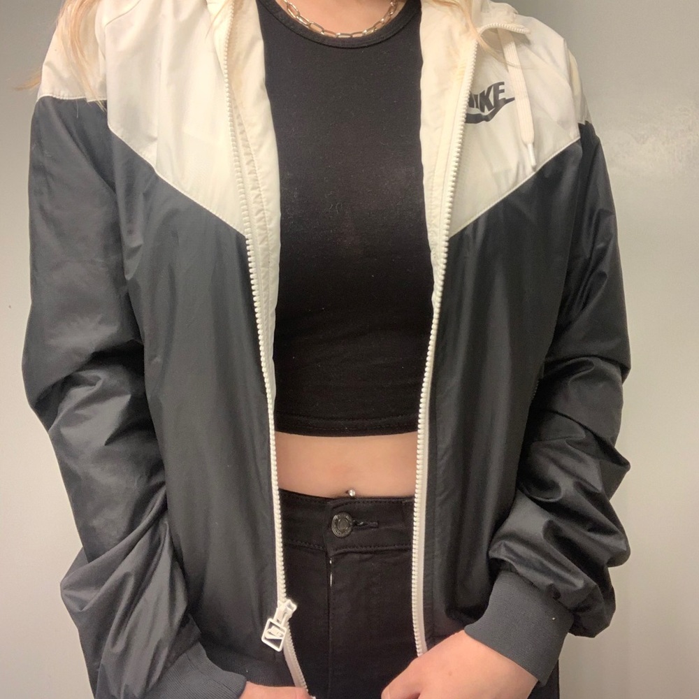 Nike lightweight raincoat zip up